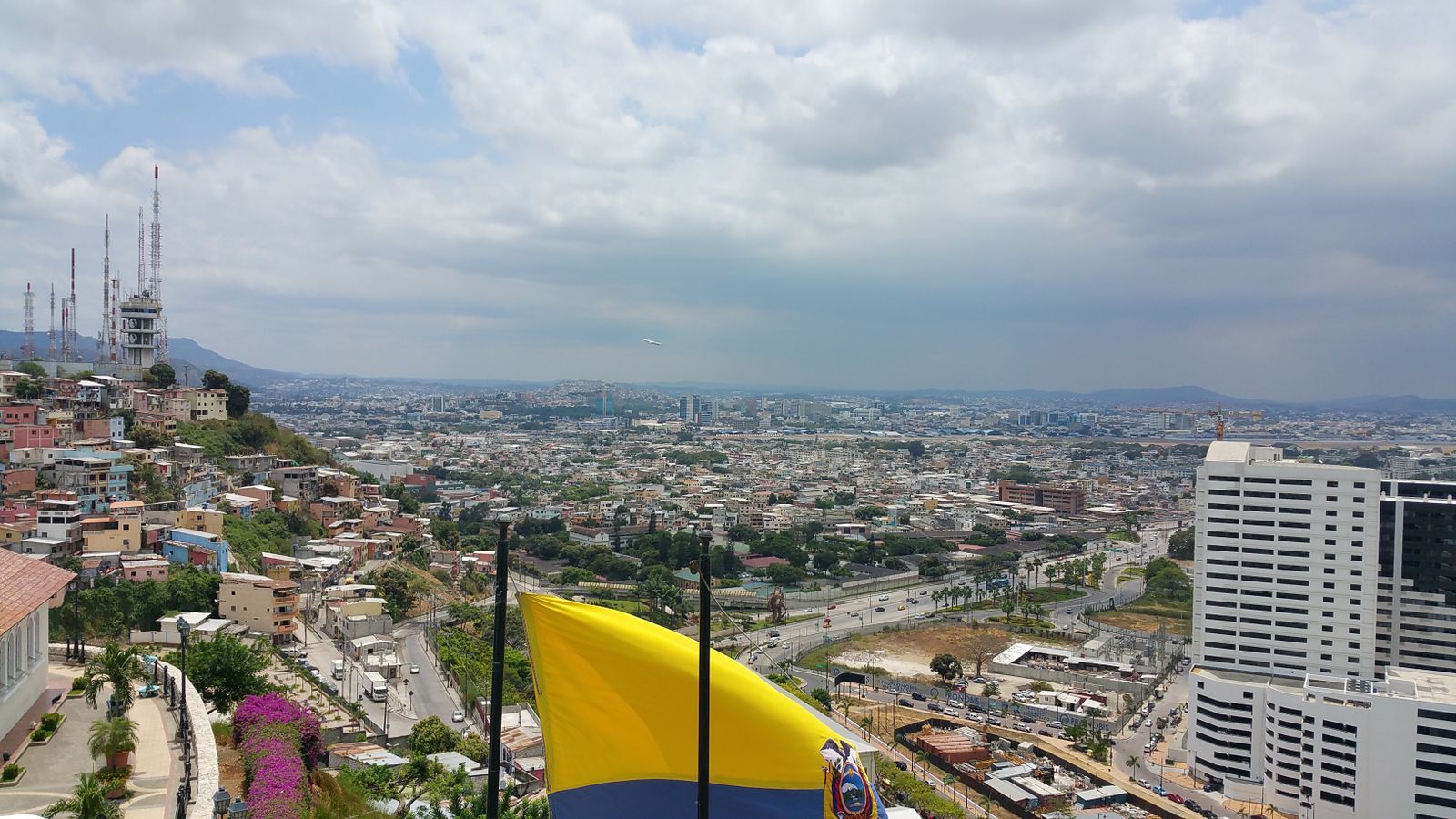 Skyline de Guayaquil, principal ciudad económica y portuaria de Ecuador, sede de las mayores empresas del país