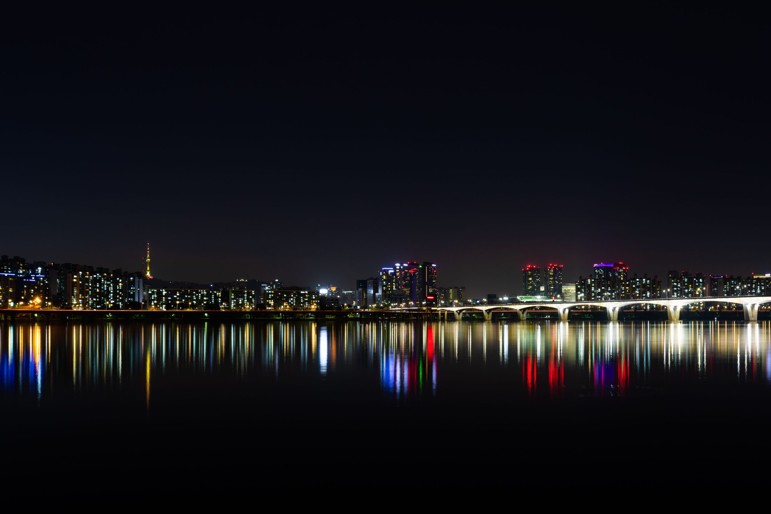 Panorama nocturno de Seul, capital de Corea del Sur